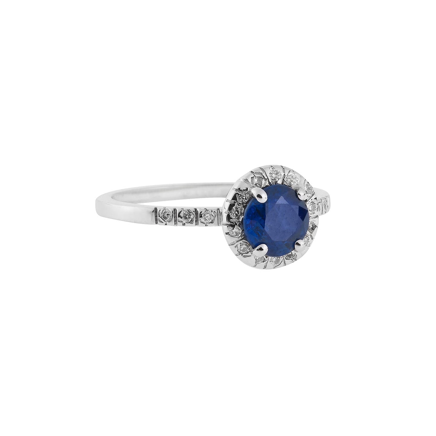 Ring 18KT White Gold with an Oval Sapphire and Brilliant cut Diamonds. Product Code: 1131DA35WS