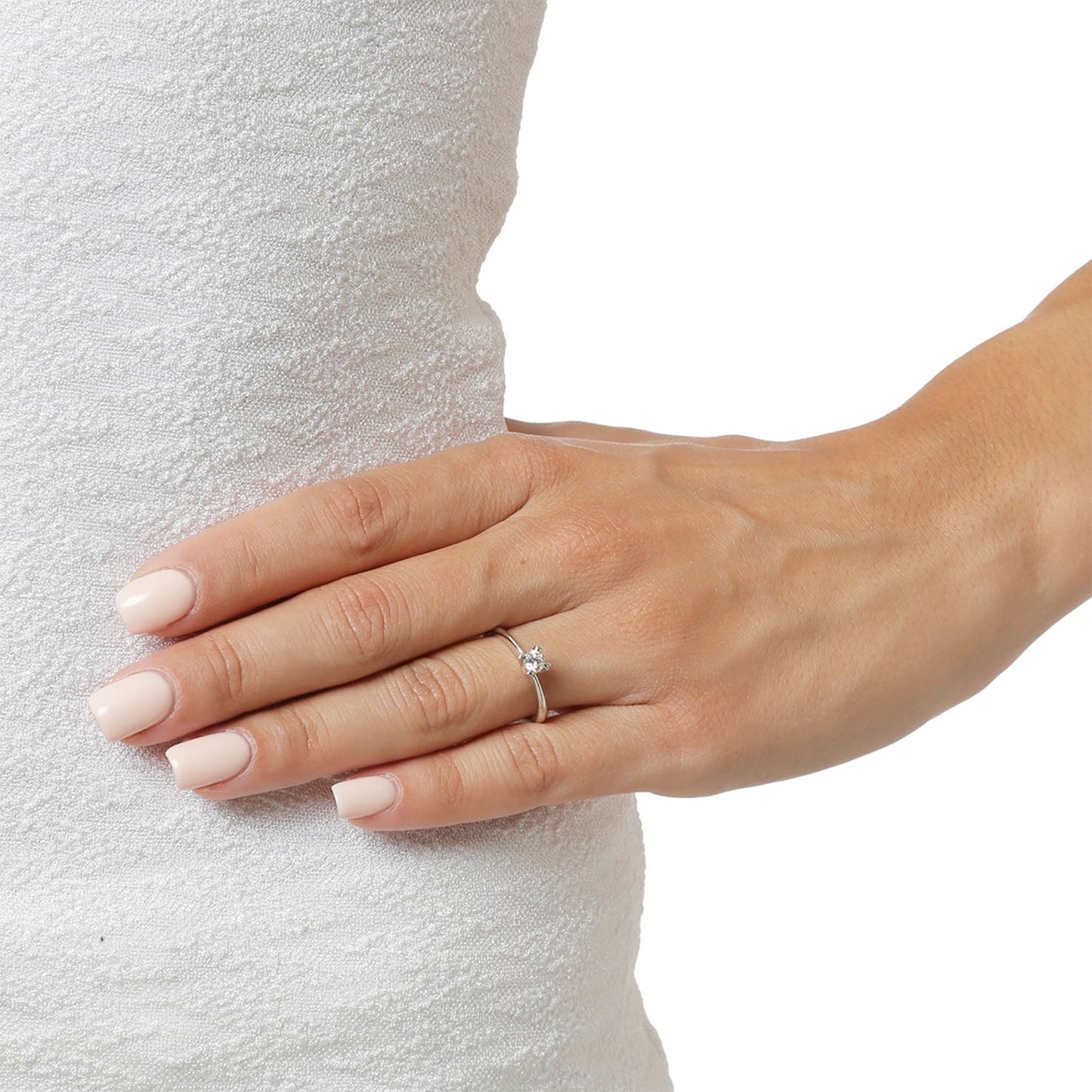 Round brilliant diamond ring 18 carat white gold. Product Code : 231D83