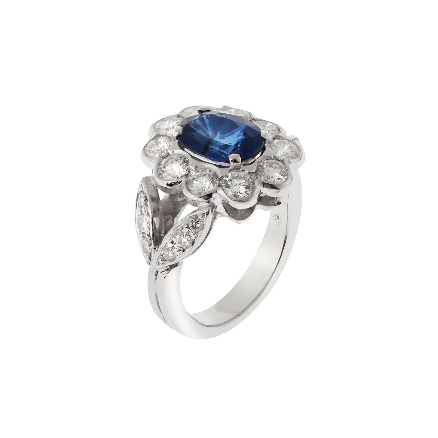 Sapphire and diamond ring 18 carat white gold. Product Code:256DA235