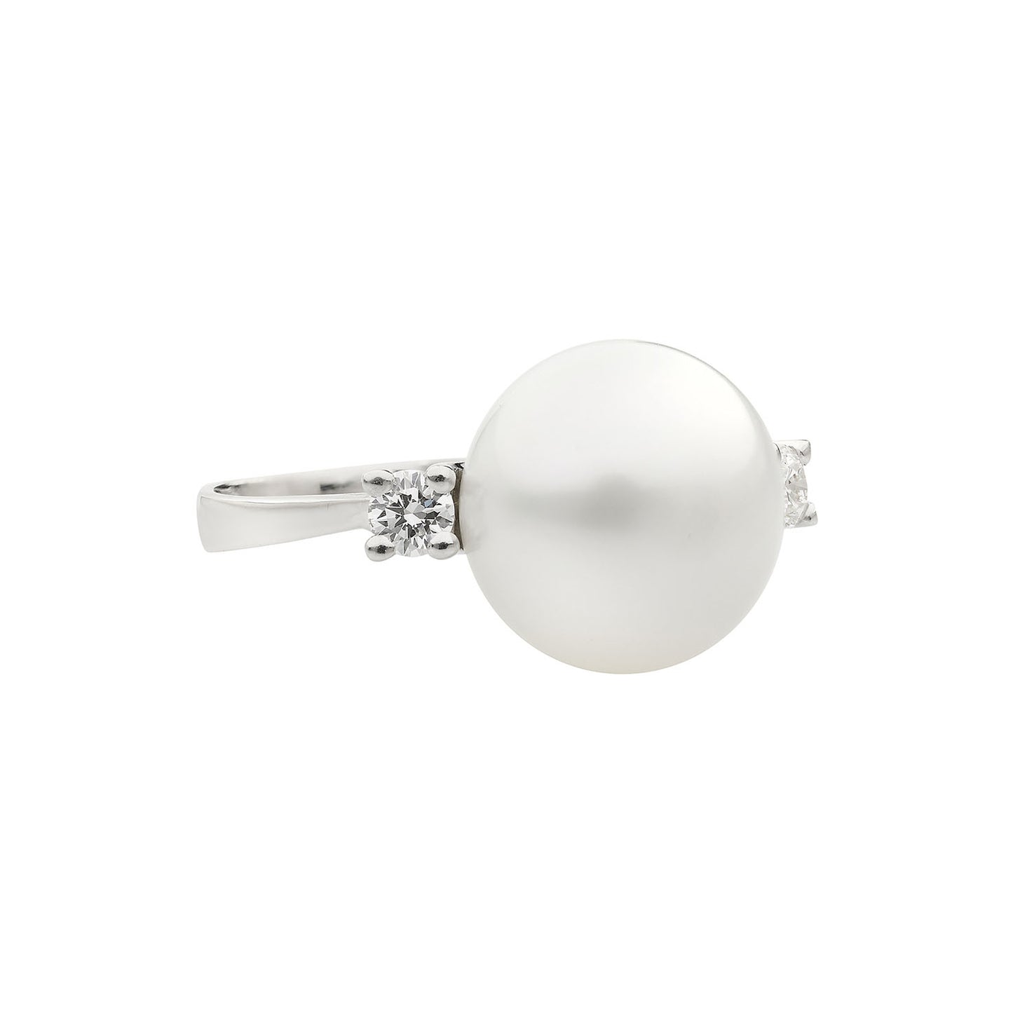 South sea pearl and diamond ring 18 carat white gold. Product Code : 851D42