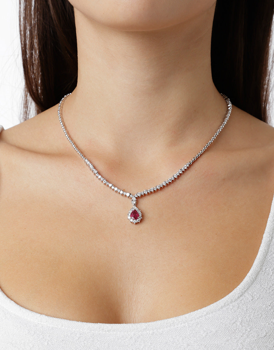 Diamond and ruby necklace 18 carat white gold.   Product Code : 307KW58R