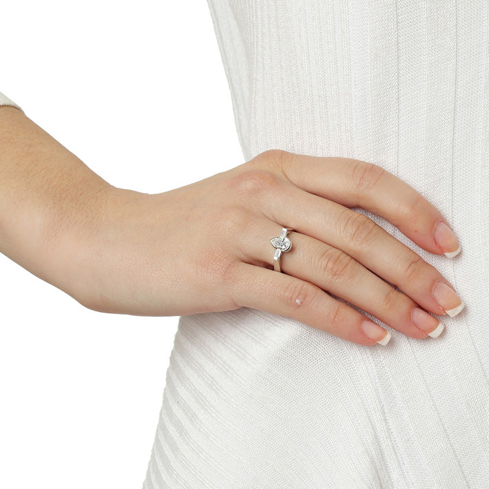 Diamond pear cut diamond solitaire 18 carat  white gold. Product Code : 209D82