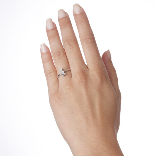 “Little bear” 18 carat white gold ring with diamonds. Product Code : 1059DA026W