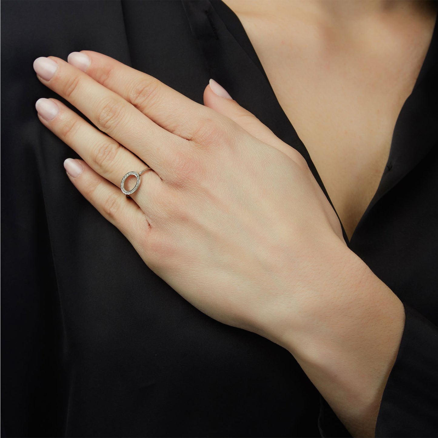 Ring 18KT white gold with brilliant cut diamonds. Product Code: 1278DW080D