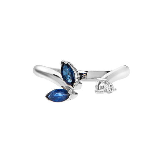 Ring 18KT White Gold with an Oval Sapphire and Brilliant cut Diamonds. Product Code:1349DA31WS