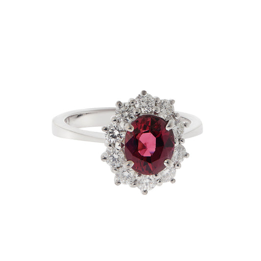 Ring 18KT White Gold with an Oval Cut Ruby and Brilliant cut Diamonds.  Product Code : 1371DA25