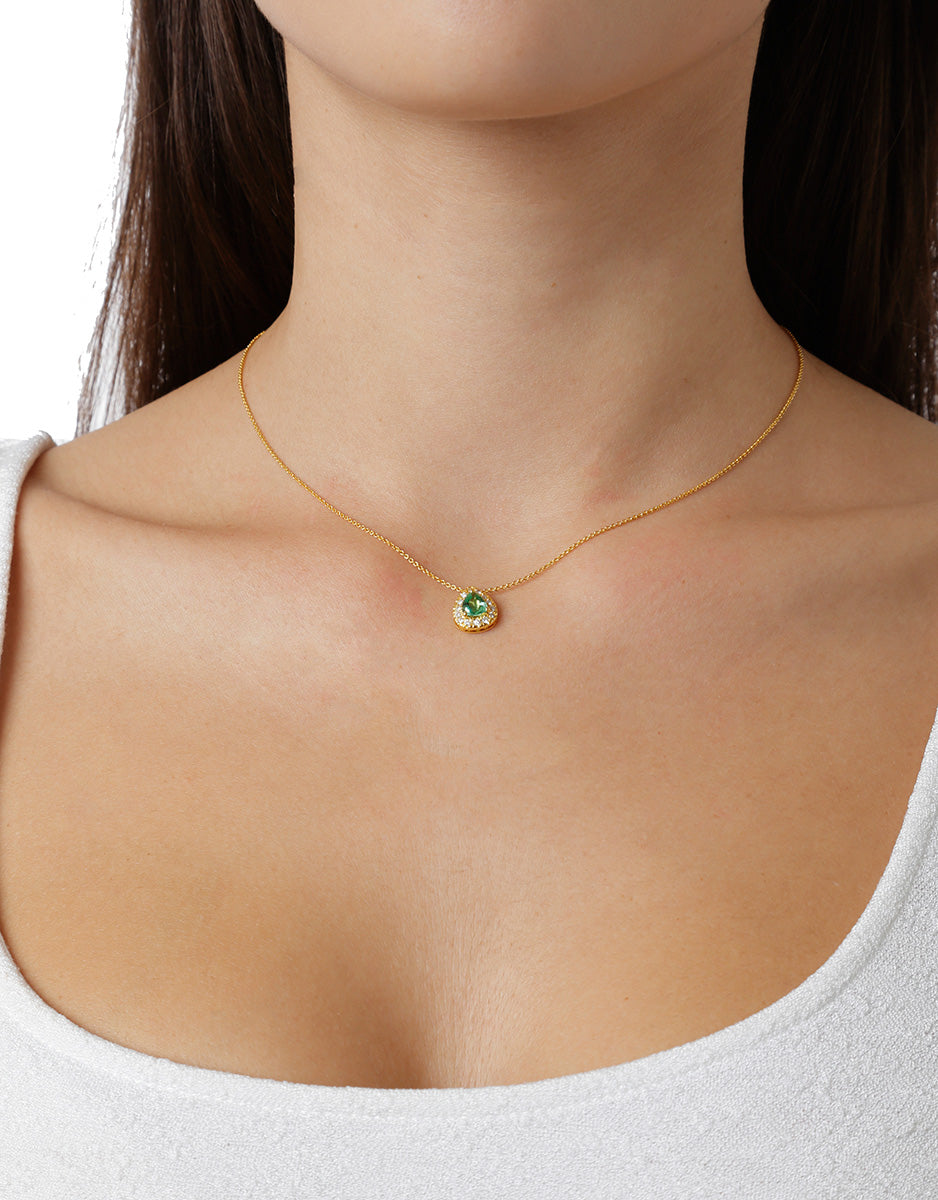 Pendant Necklace 18KT Yellow Gold with Pear cut Emerald and Brilliant cut Diamonds.  Product Code : 643MY35E