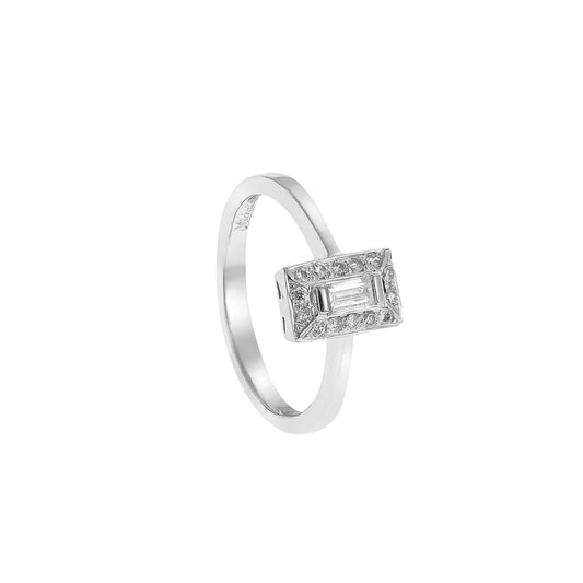 Baguette cut diamond solitaire  in 18 carat white gold. Product Code: 1049DA26W