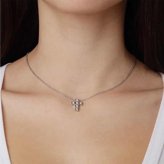 Diamond Cross and chain k18 white gold.   Product Code : 252SW43S.