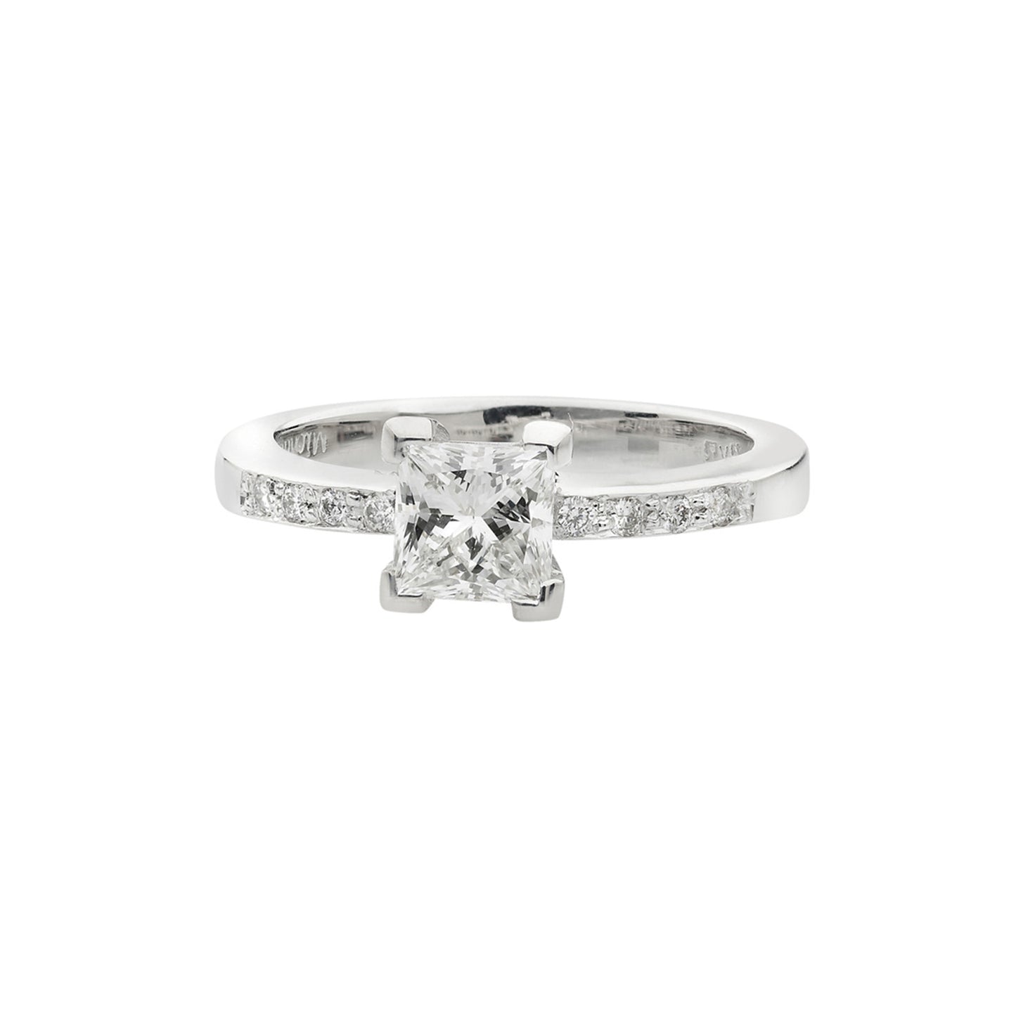 Princess cut diamond solitaire  in 18KT  white gold. Product Code : 235D84