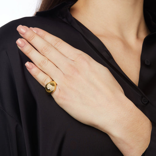 Handmade ring 18KT yellow gold with the letter "E" and brilliant cut diamonds.    Product Code : 300DA7.
