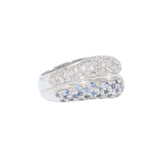 Ring of sapphires and diamonds in 18K white gold.Product code: 343D7