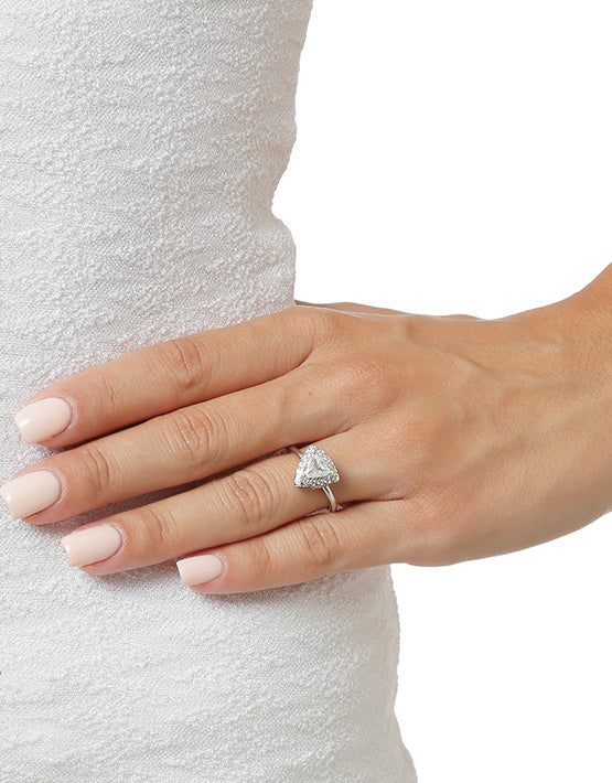 Trillion cut diamond solitaire 18 carat white gold. Product Code : 1240DA29W