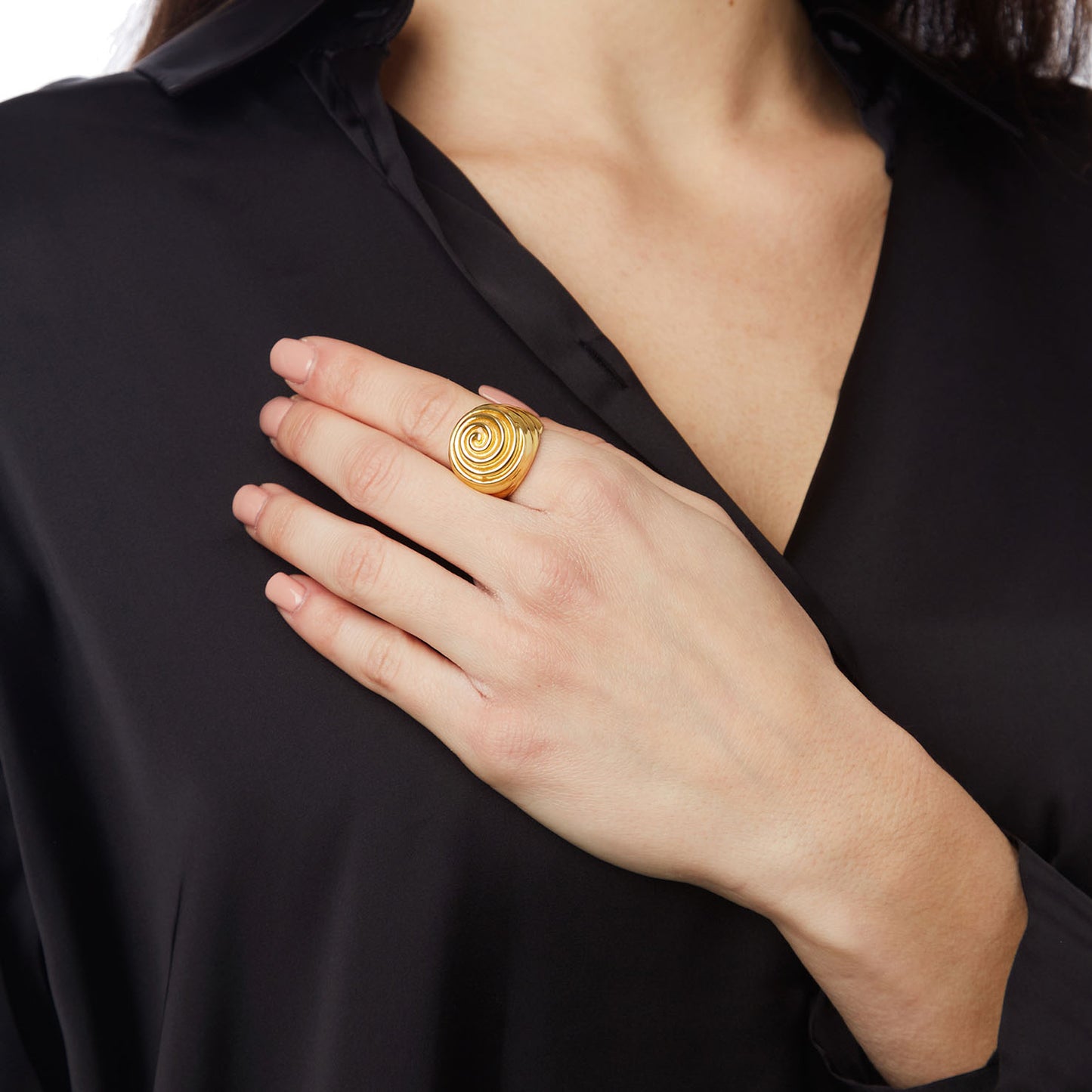 Ring 18 carat yellow gold.   Product Code : 350D805.