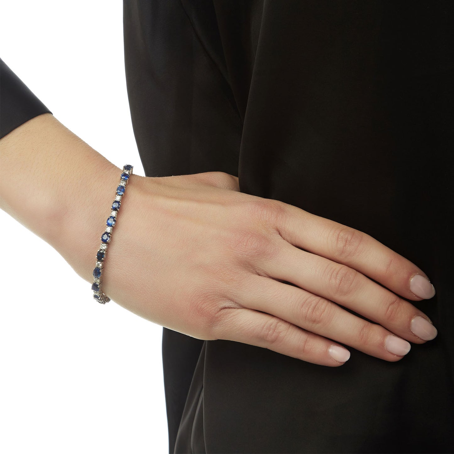 Diamond and sapphire tennis bracelet in 18 carat white gold.   Product Code : 467BA01S