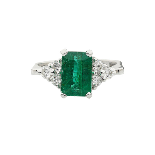 Emerald and diamond ring 18 carat white gold. Product Code:619D044
