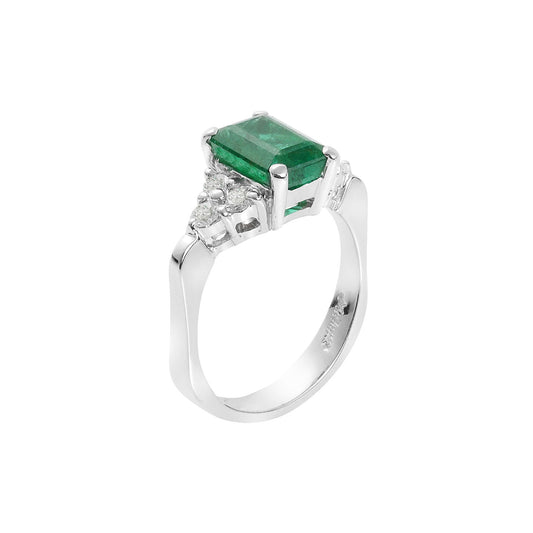 Emerald and diamond ring 18 carat white gold. Product Code:619D044