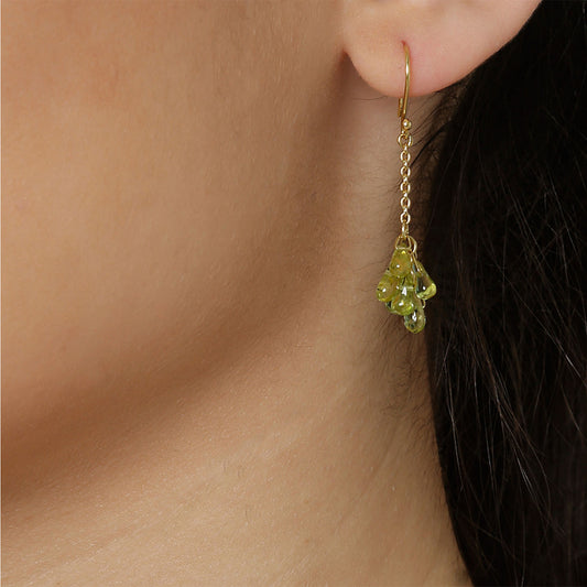 Peridot drop earrings, 18 carat yellow gold.  Product Code : 698SK219862