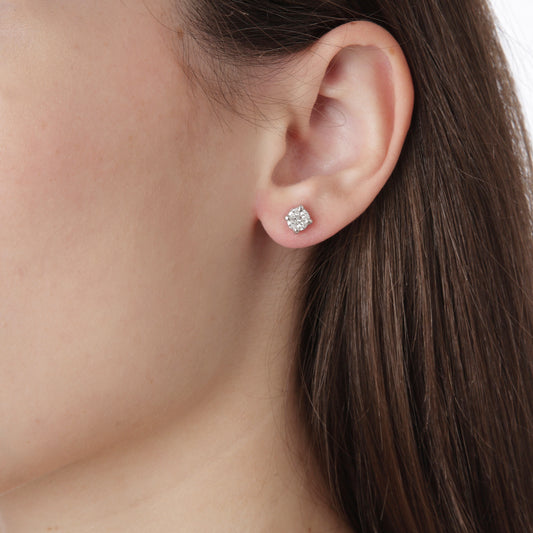 Diamond stud earrings in 18-carat white gold.   Product Code : 621SK4400SW