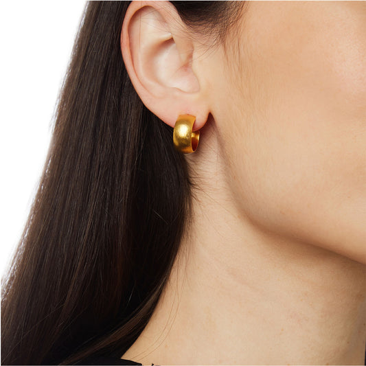 Earrings 18 carat yellow gold.