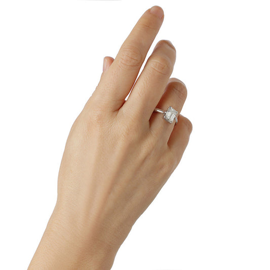 Emerald cut diamond solitaire 18KT white gold. Product Code : 8.RI.D.101258
