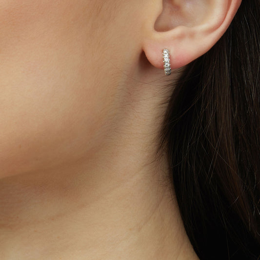 Small diamond hoop earrings in 18 carat white gold.   Product Code : 894SKPIKOWSD