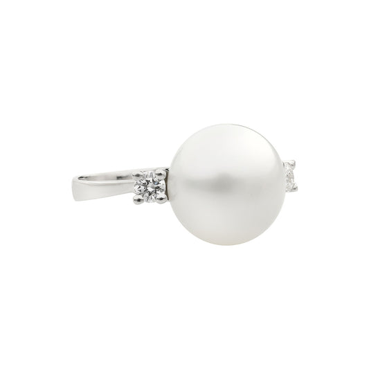 South sea pearl and diamond ring 18 carat white gold. Product Code : 851D42