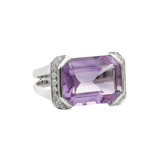Amethyst and diamond ring, 18KT white gold. Product Code:860DA037