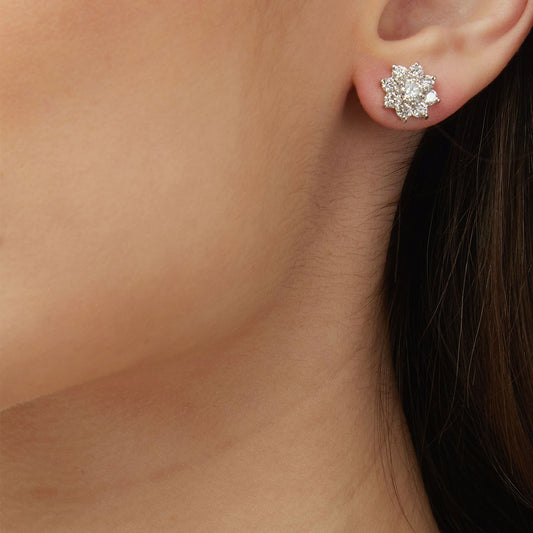 Earrings  18KT white gold with round brilliant diamonds.  Product Code : 884SK61W