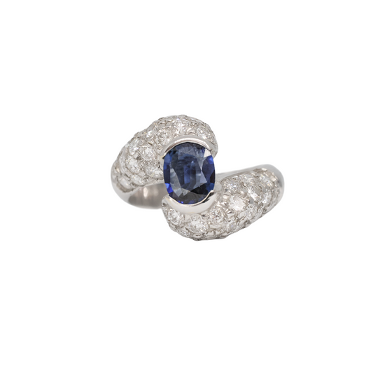 Sapphire oval cut ring 18K white gold. Product code: 89D404