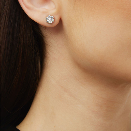 Flower stud diamond earrings 18k white gold. Product Code : 907SK114