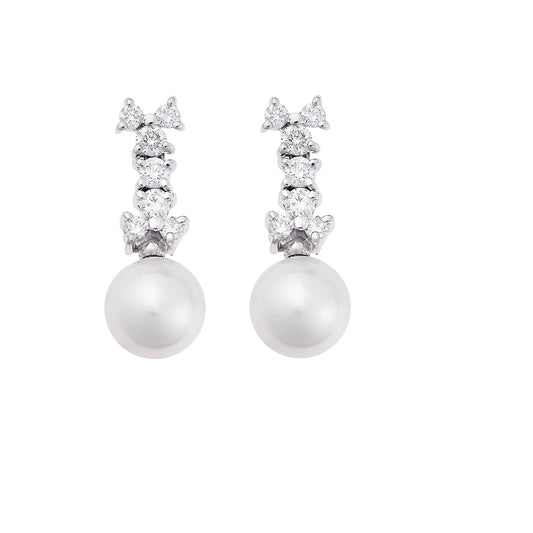 Diamond and pearl drop earrings in 18 carat white gold.   Product Code : 911SK39WP