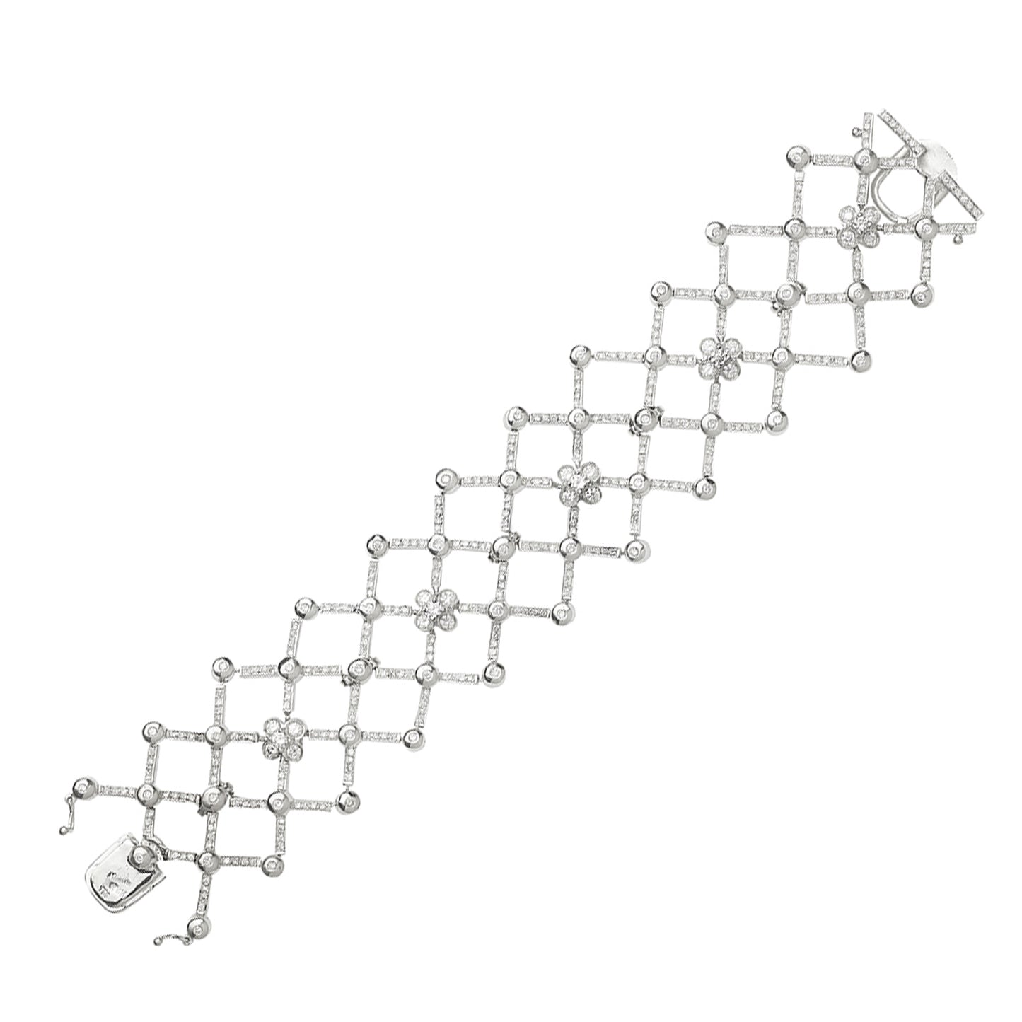 Diamond cuff bracelet in 18 carat white gold.   Product Code : 17BA56