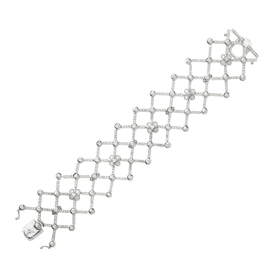 Diamond cuff bracelet in 18 carat white gold.   Product Code : 17BA56