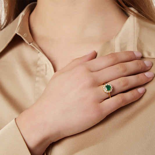 Emerald ( Round Cut )  and Brilliant Cut Diamond Ring 18KT Yellow  Gold.